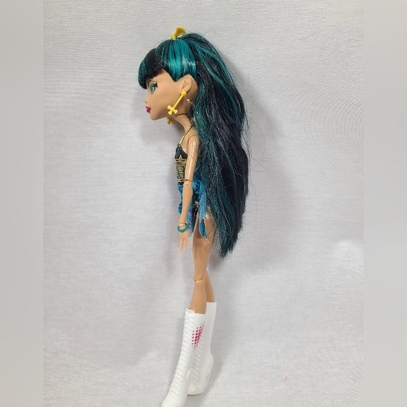 Monster High Cleo De Nile 13 Wishes Desert Fright Oasis Beach Play Doll - Picture 2 of 9